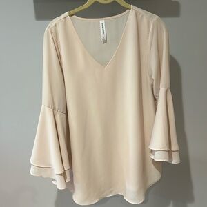 Quarter Length Sleeve Blouse, Size Large!
